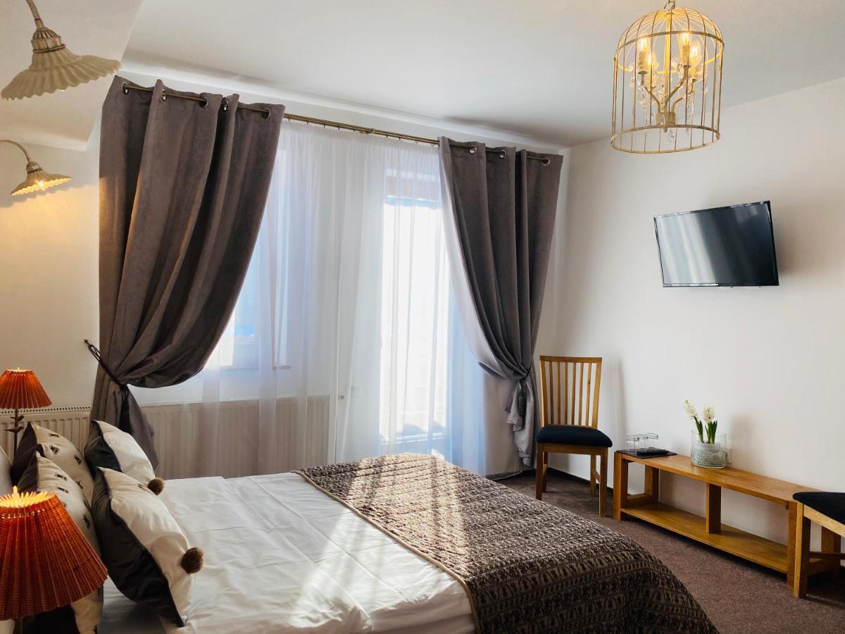 Pensiunea Doina Bucovinei Hotel Manastirea Humorului Luaran gambar