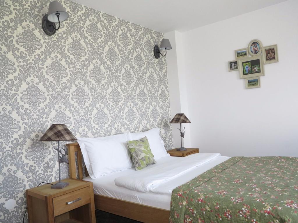 Pensiunea Doina Bucovinei Hotel Manastirea Humorului Luaran gambar
